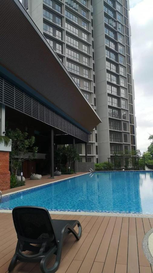 Stayje Putrajaya, 5 Minutes To Ioi City Mall, Wifi , Netflix, Free Parking Extérieur photo