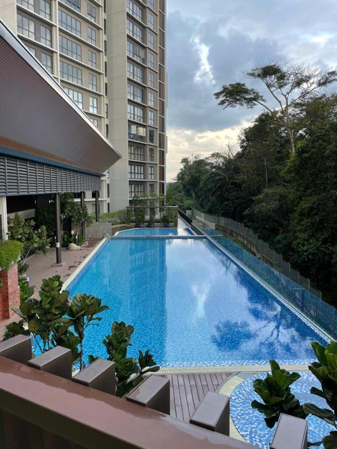 Stayje Putrajaya, 5 Minutes To Ioi City Mall, Wifi , Netflix, Free Parking Extérieur photo